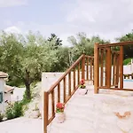 Villa Meliades *