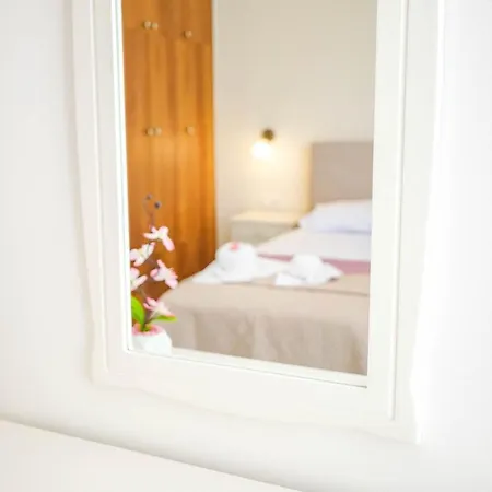 Meliades Willa Apolpaina